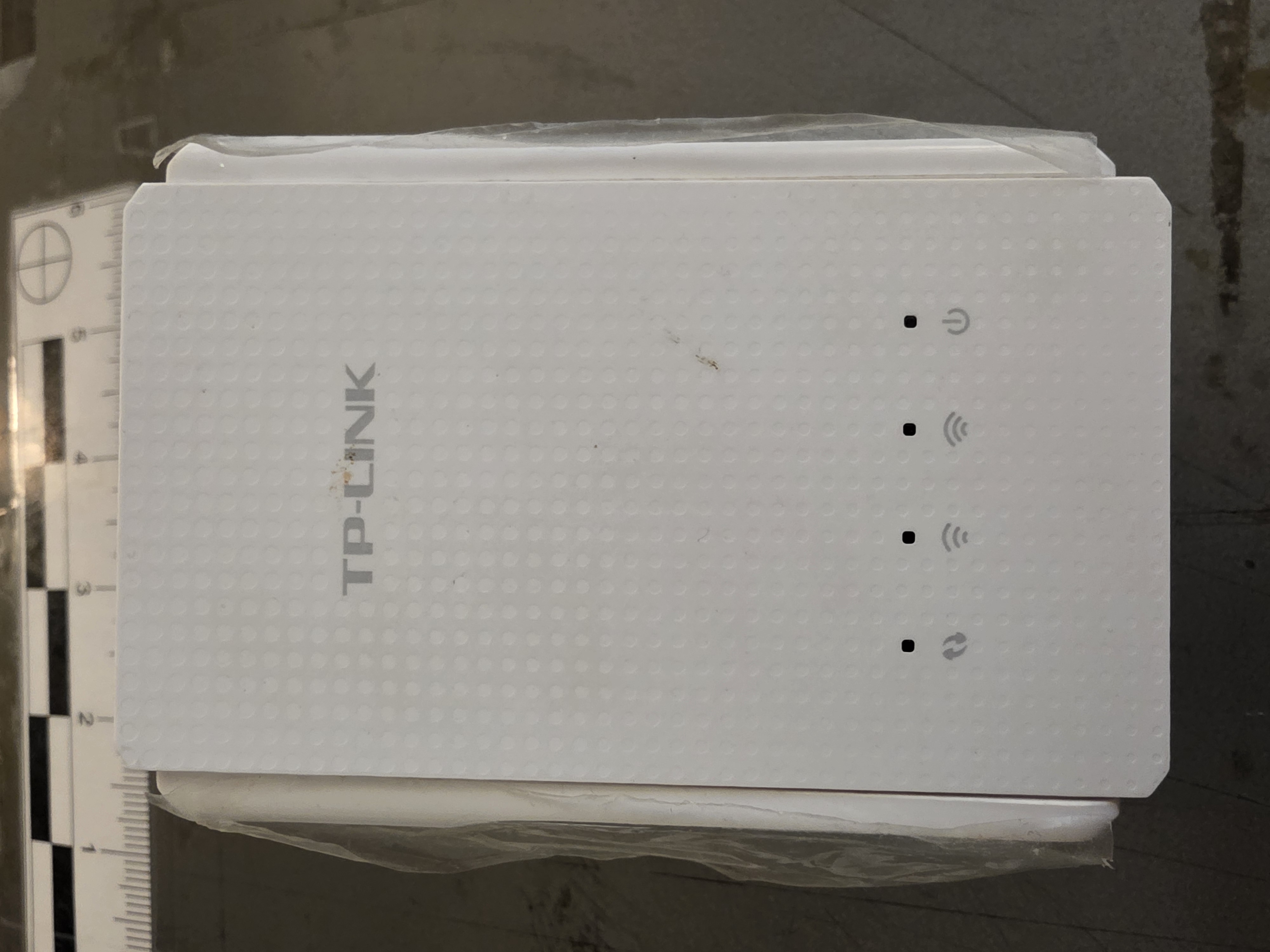 TP-Link RE210 AC750 Dual Band Wi-Fi Range Extender, Wall Plug, Gigabit Ethernet Port